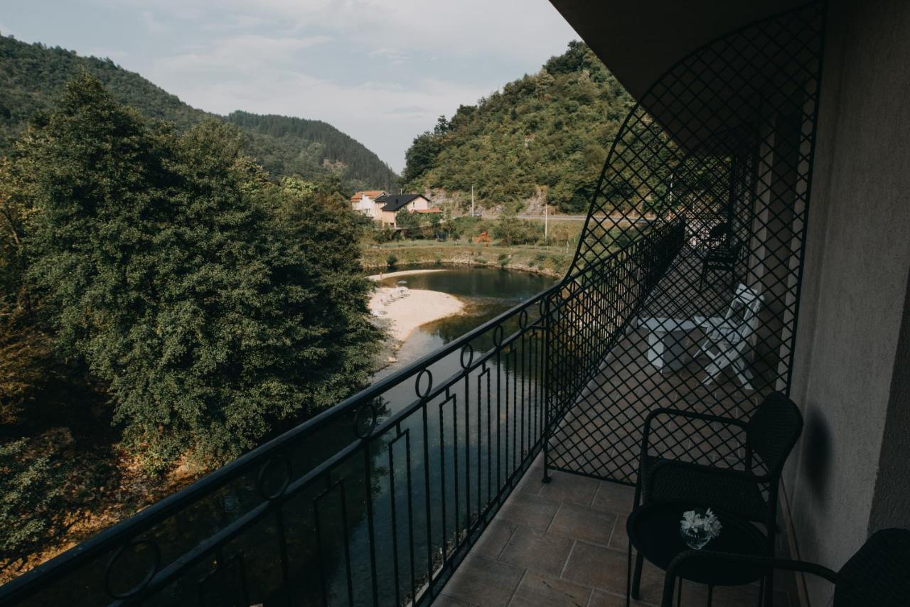 Hotel Kostelski Buk Bihać エクステリア 写真